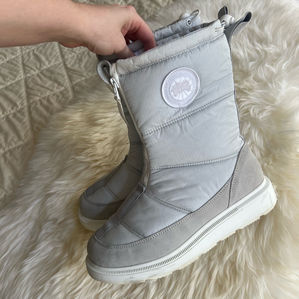 Canada Goose Woman’s Cypress Fold Down Puffer Boot